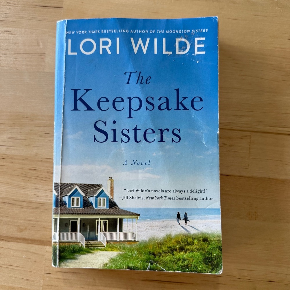 📚BUY 2 GET‎ 1 FREE The Keepsake Sisters by Lori Wilde